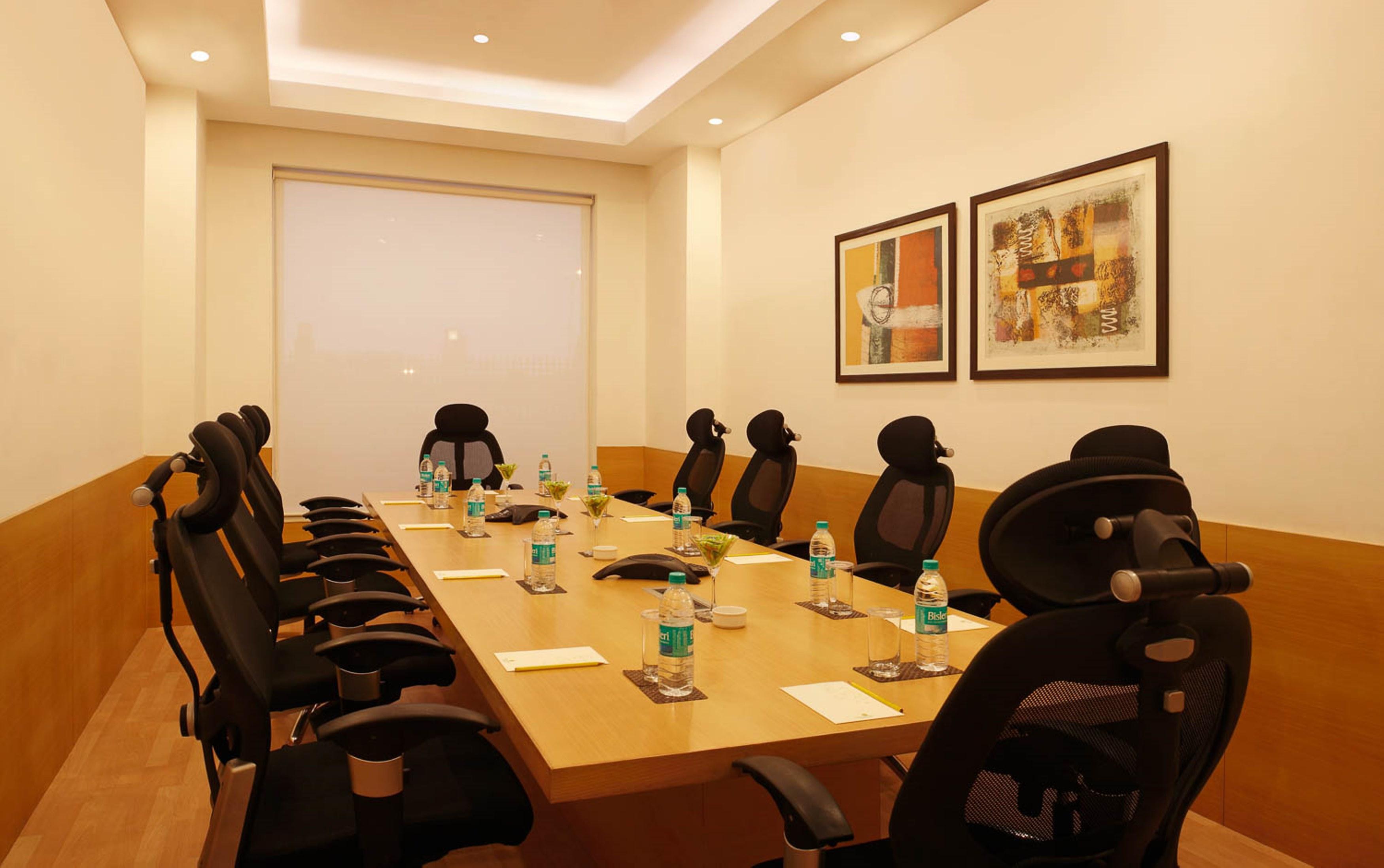 Lemon Tree Premier, Delhi Airport Hotel Új-Delhi Kültér fotó A boardroom