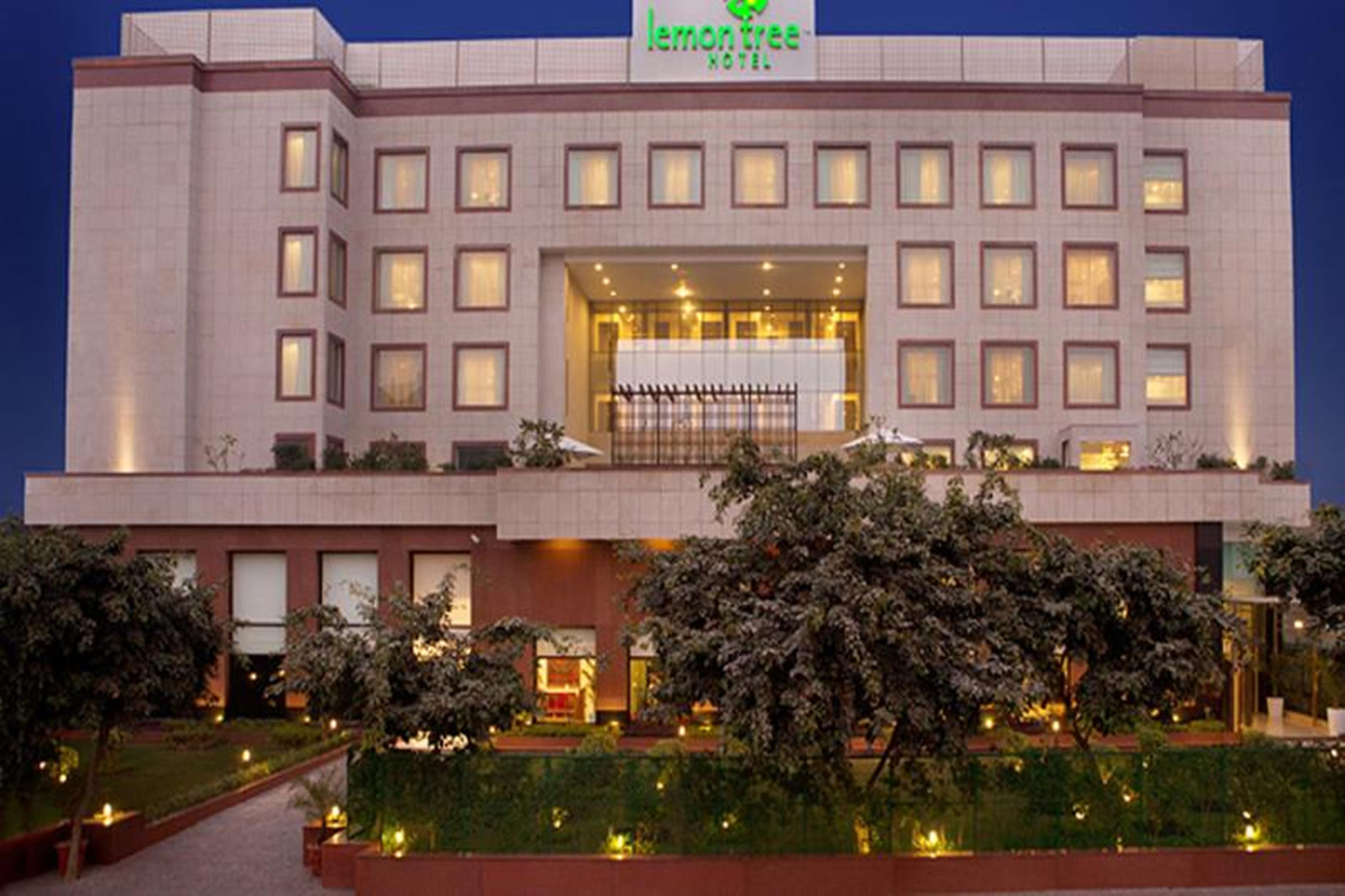 Lemon Tree Premier, Delhi Airport Hotel Új-Delhi Kültér fotó The Leela Palace, New Delhi