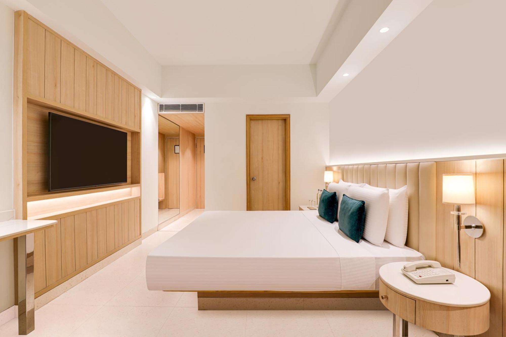 Lemon Tree Premier, Delhi Airport Hotel Új-Delhi Kültér fotó Deluxe Room