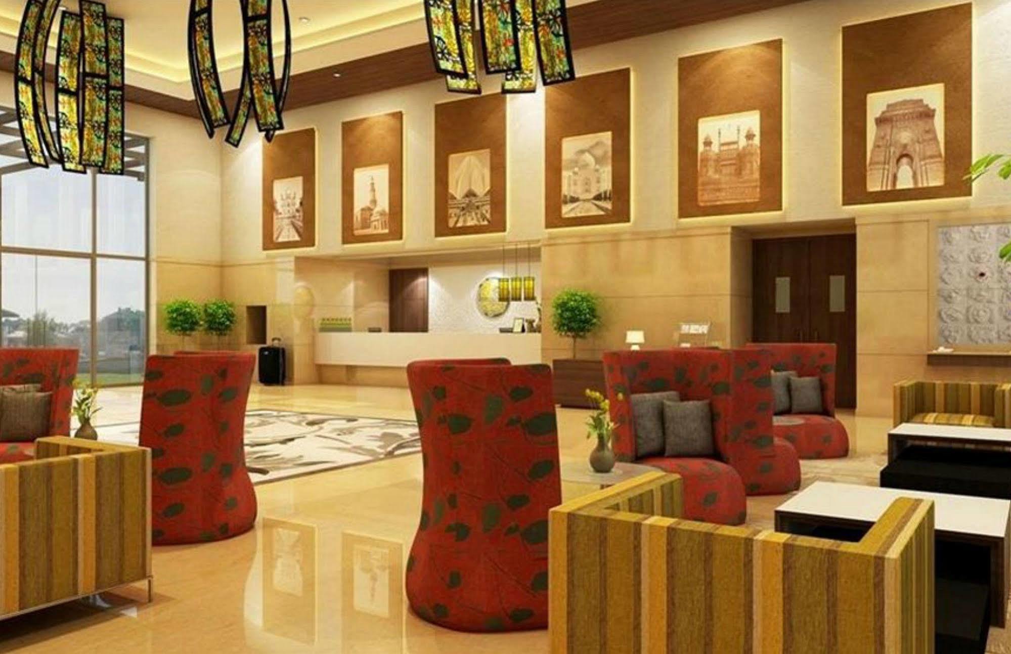 Lemon Tree Premier, Delhi Airport Hotel Új-Delhi Kültér fotó The lobby of the hotel
