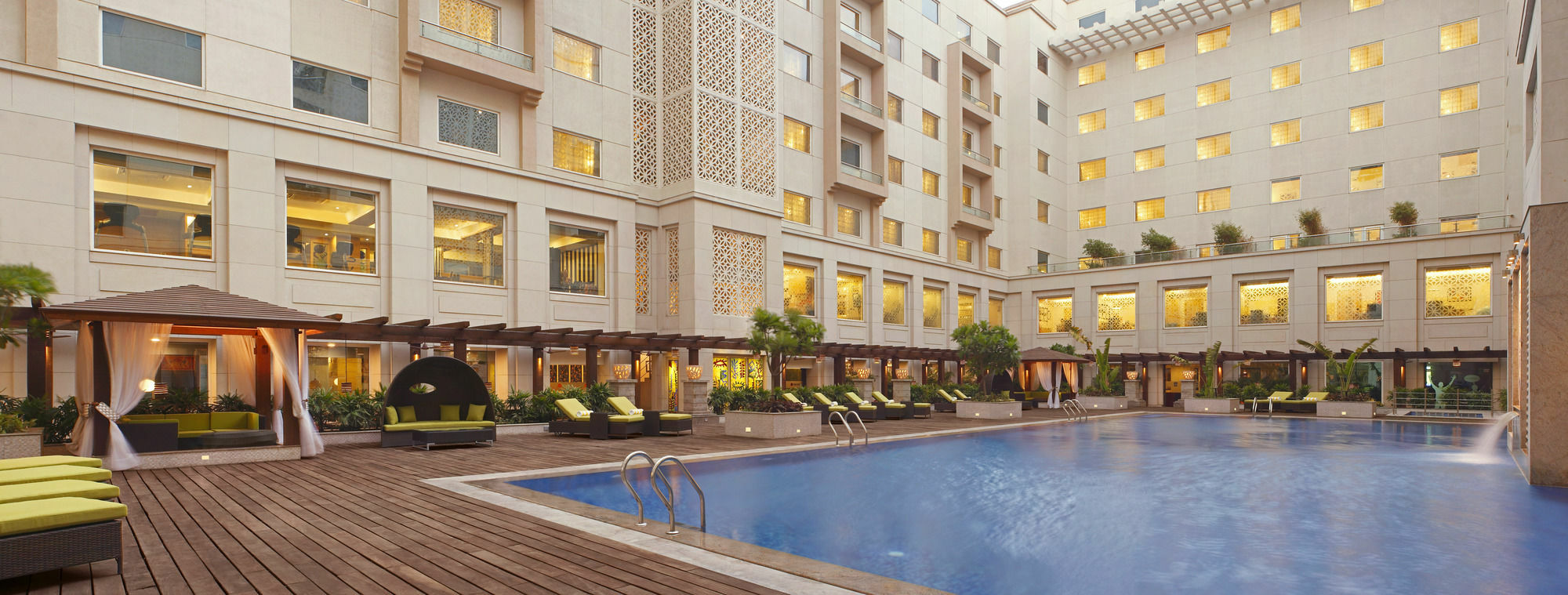 Lemon Tree Premier, Delhi Airport Hotel Új-Delhi Kültér fotó The Park, New Delhi