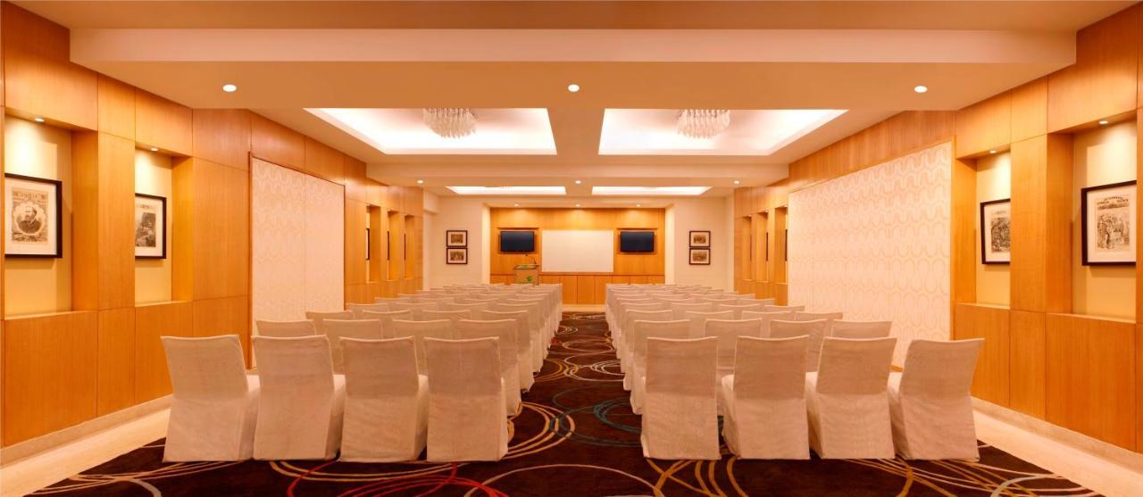 Lemon Tree Premier, Delhi Airport Hotel Új-Delhi Kültér fotó Meeting room at the hotel